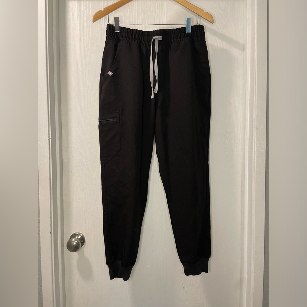 Figs Jogger Pants with light grey drawstring in Black. Size MP